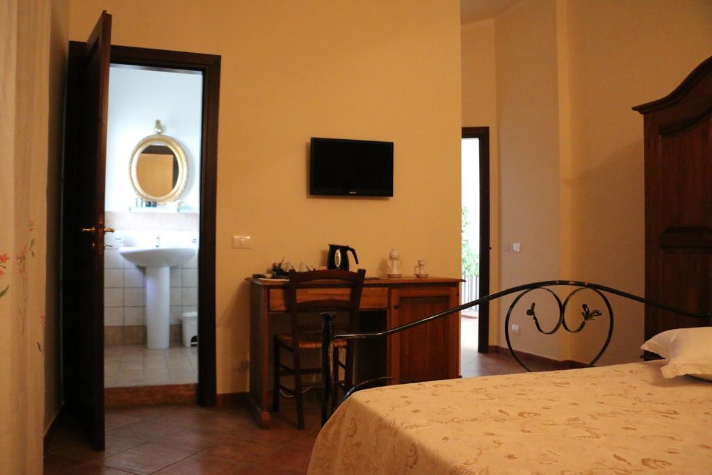 Le Foglie D'argento Bed & Breakfast 3*